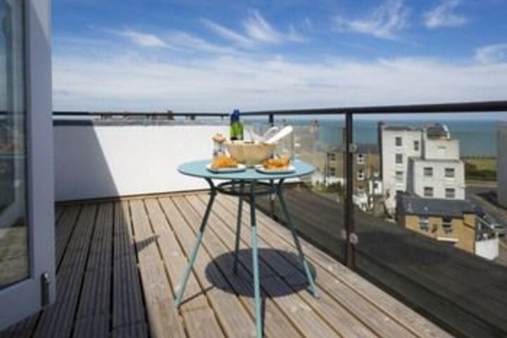 Terrace/Patio 5 of 40