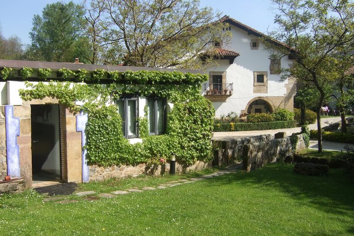 Hotel Exterior 58 of 64