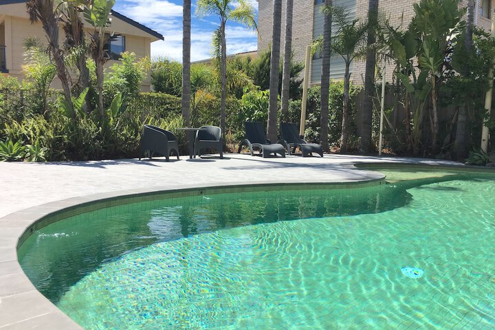 Pool 108 of 139