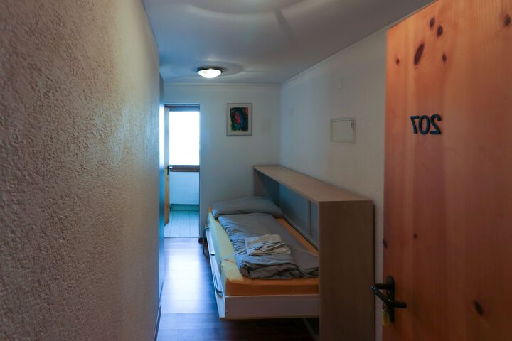 Room 34 of 169