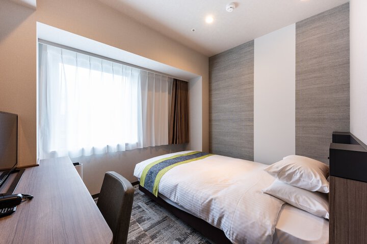 Room 9 of 40