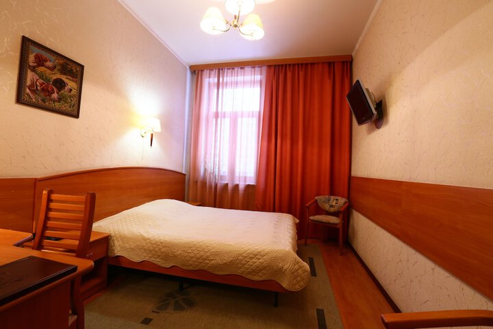 Room 3 of 33