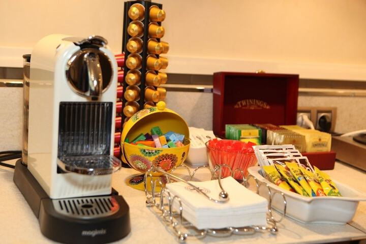 Breakfast/Coffee Service 40 of 62