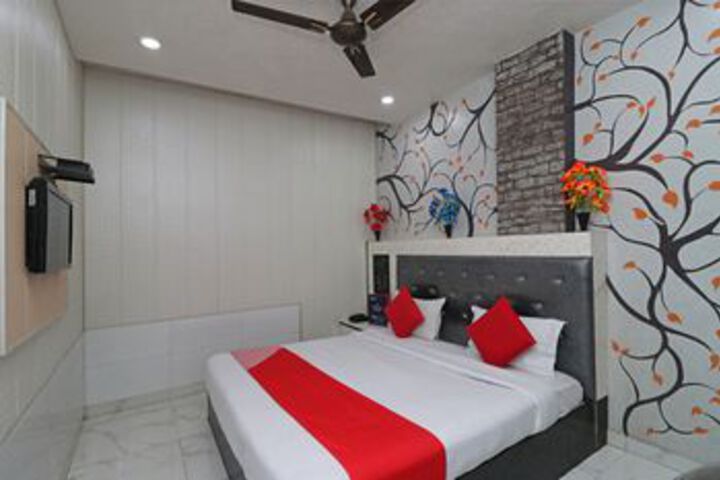Room 10 of 25