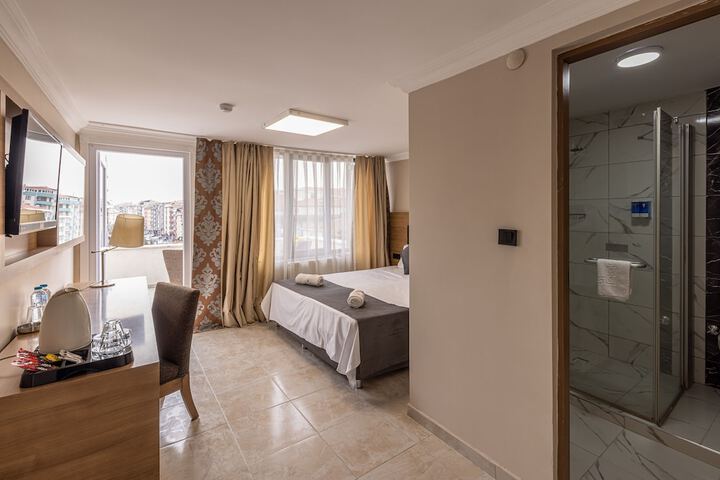 Room 21 of 28