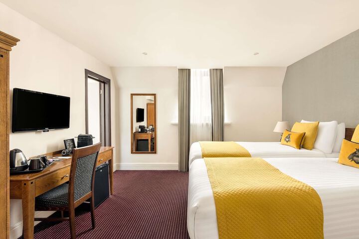 Room 41 of 74
