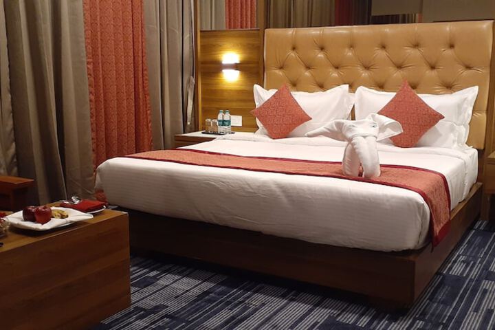 Room 6 of 48