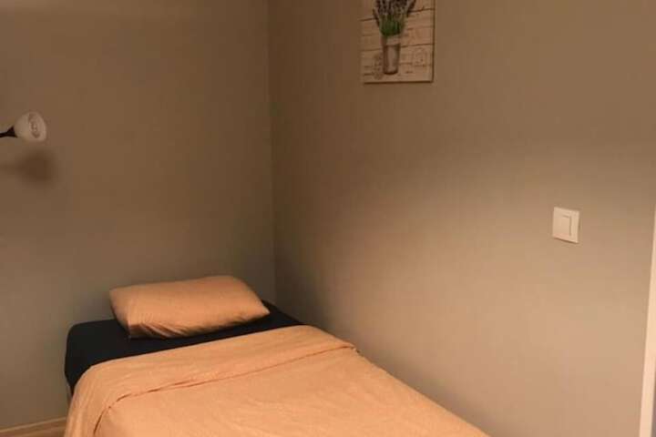 Room 10 of 25
