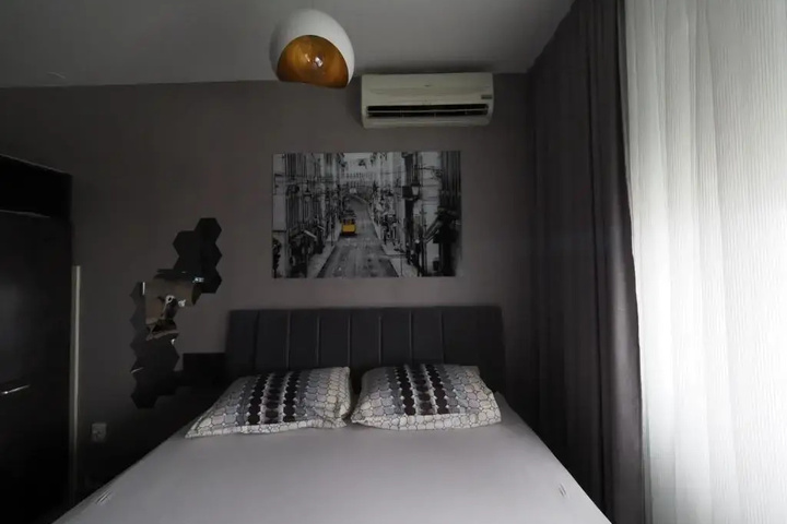 Room 2 of 11