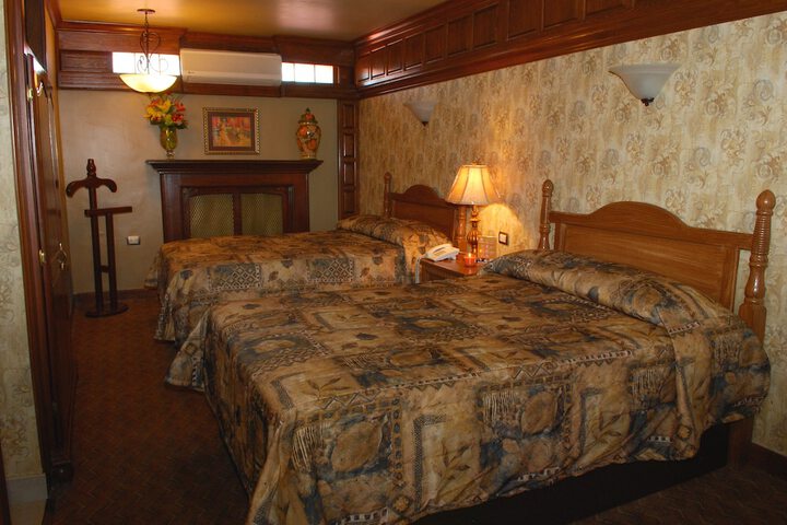Room 7 of 13