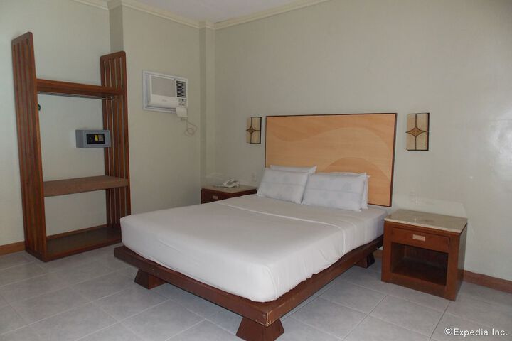 Room 9 of 56
