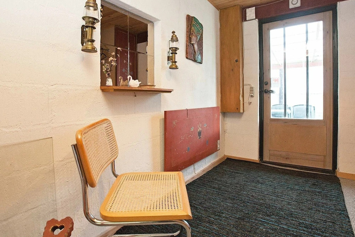Room 7 of 14