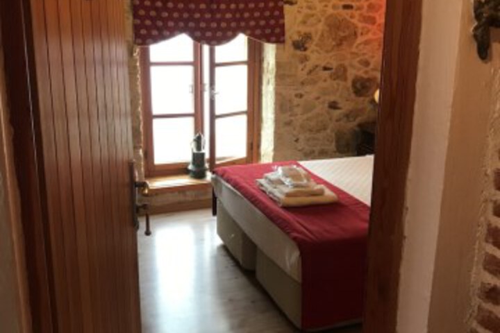 Room 27 of 90