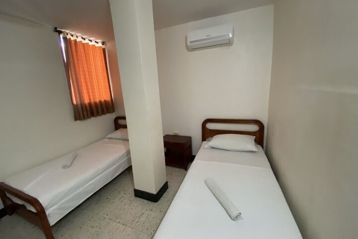 Room 17 of 31