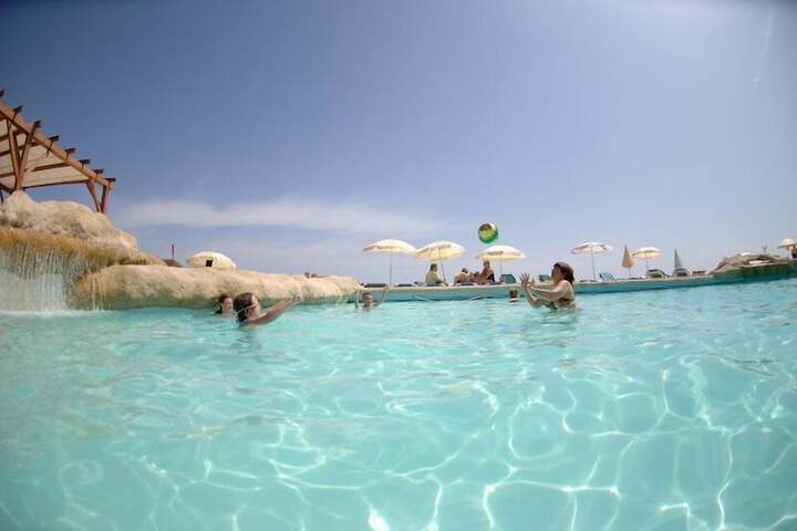 Pool 50 of 124