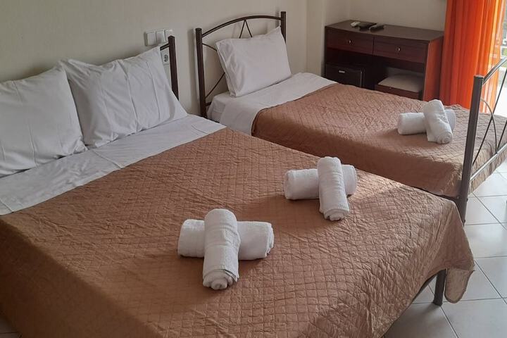 Room 4 of 34