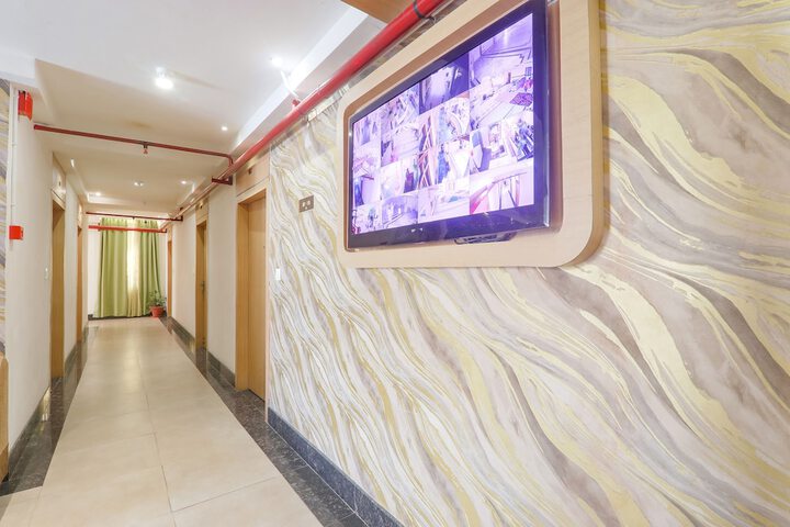 Hotel Interior 4 of 45