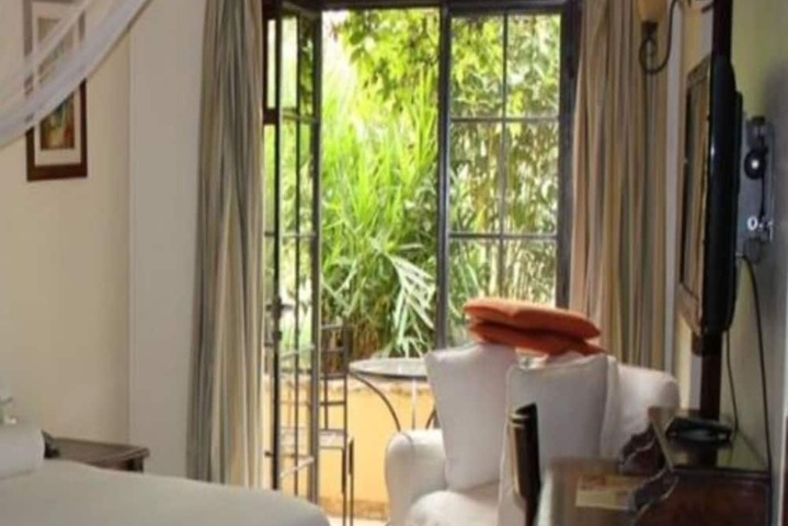 Room 6 of 20