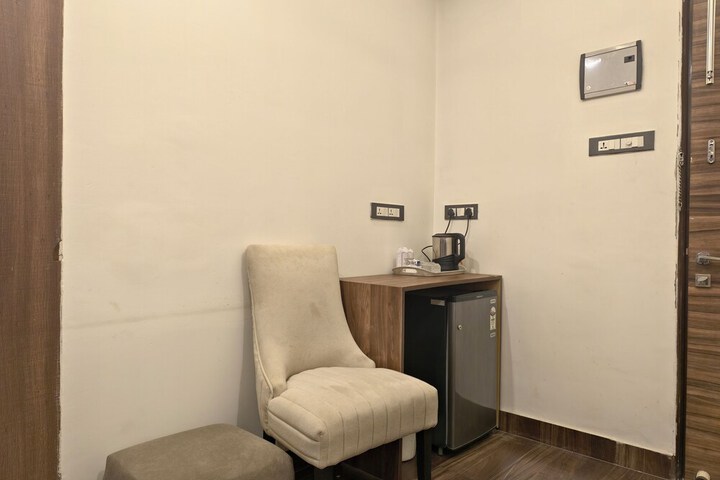 Room 27 of 90
