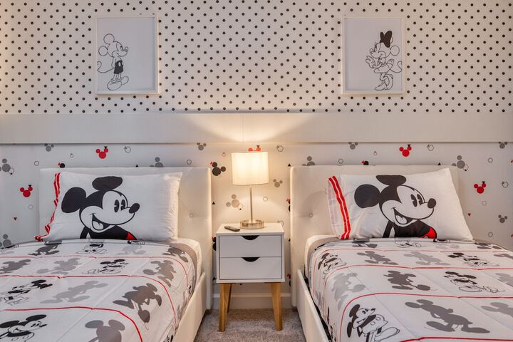 Room 16 of 86