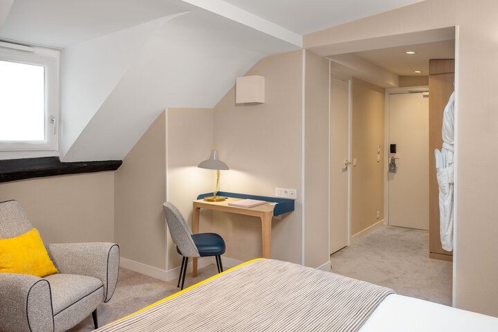 Room 13 of 43