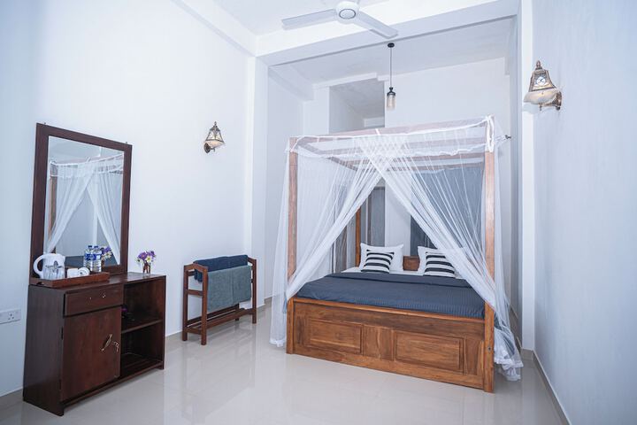 Room 2 of 52