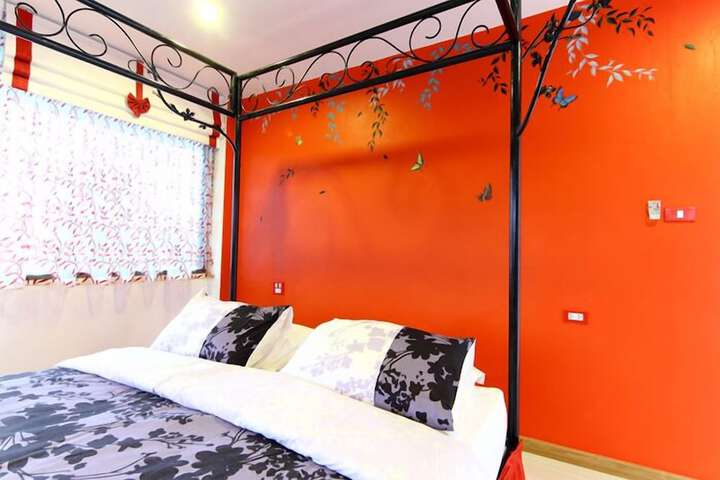 Room 27 of 105