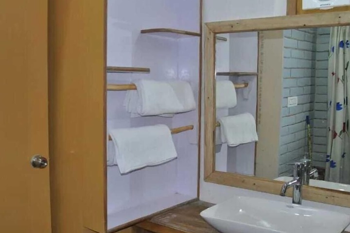 Room 9 of 26