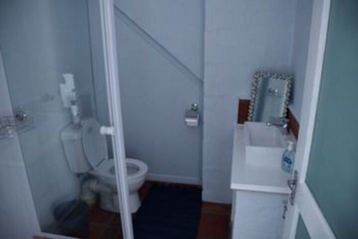 Room 6 of 101