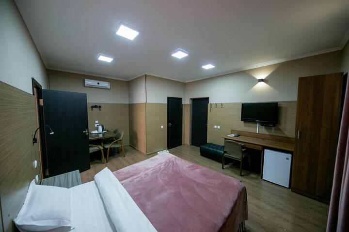 Room 3 of 79