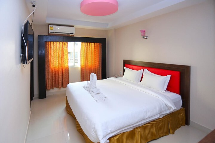 Room 11 of 25