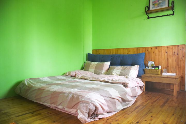 Room 14 of 36