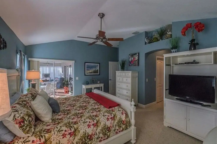 Room 4 of 20