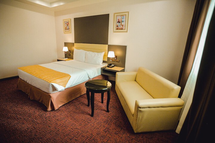 Room 12 of 51