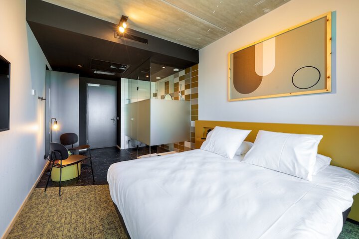 Room 4 of 22