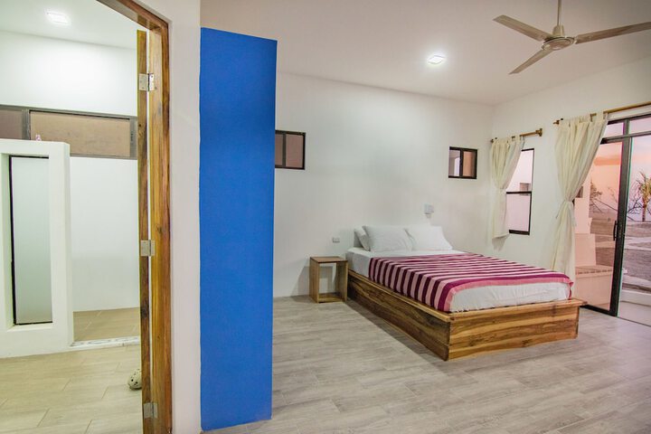 Room 5 of 77
