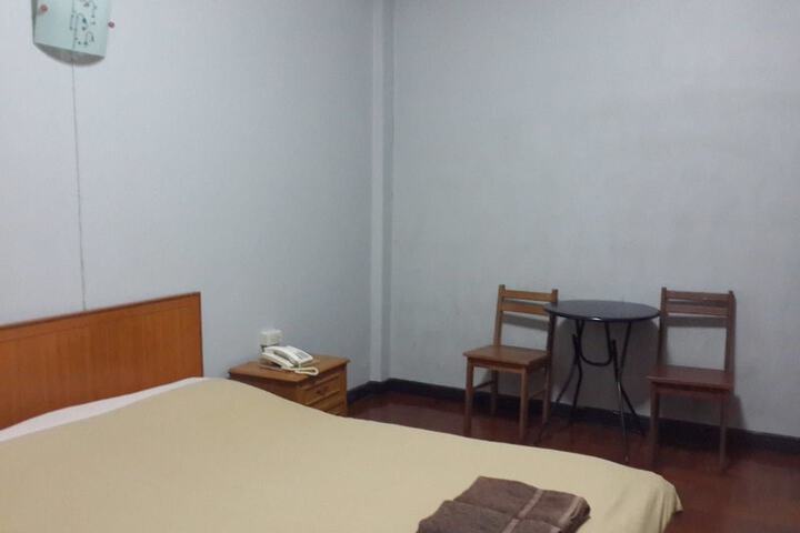 Room 20 of 37