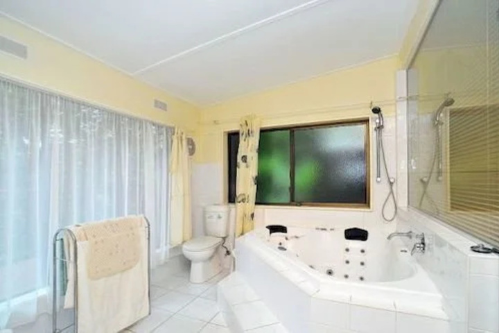 Room 7 of 14