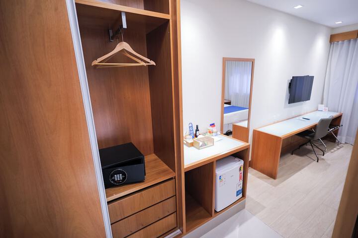 Room 14 of 43