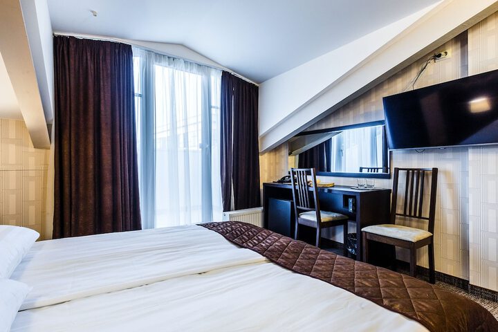 Room 18 of 60