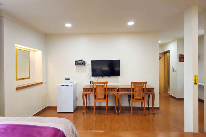 Room 18 of 81