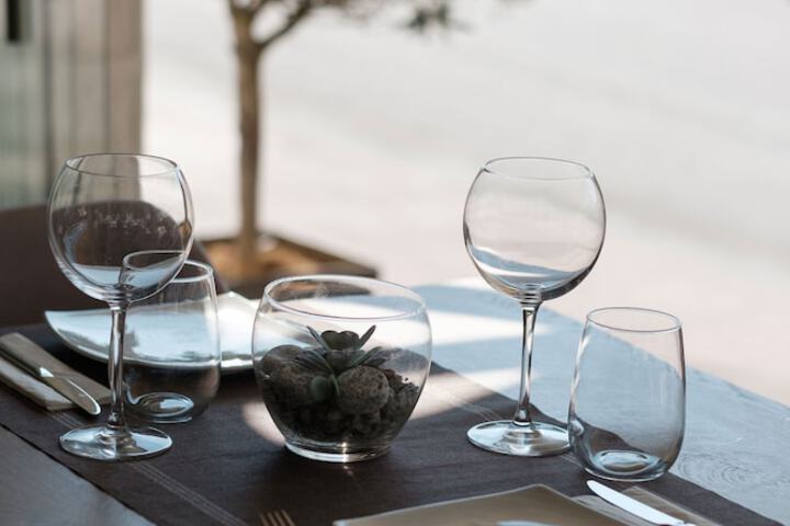 Dining 90 of 98