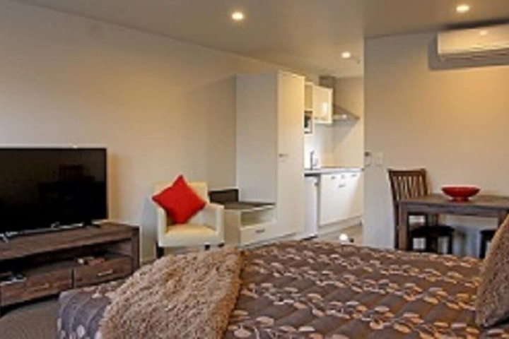 Room 16 of 65