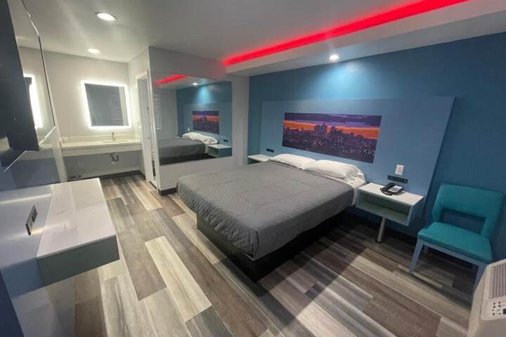 Room 2 of 20