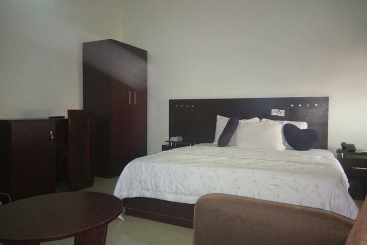 Room 15 of 25