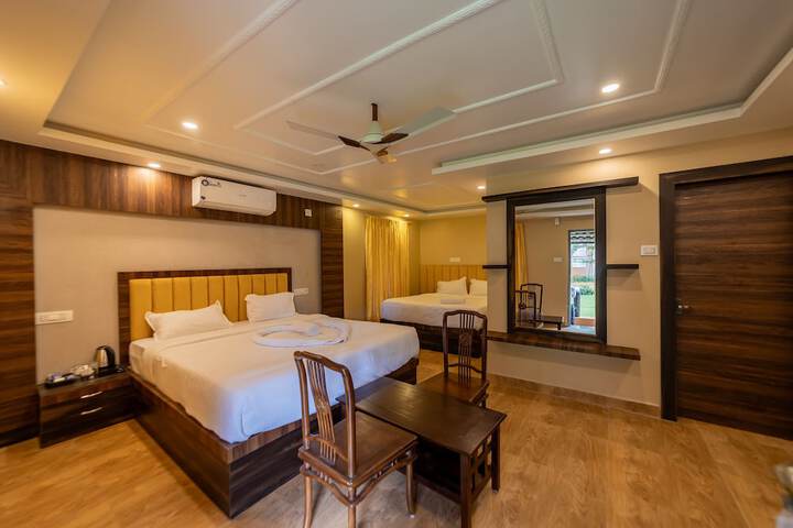 Room 2 of 20