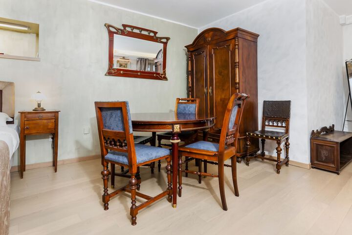 Room 25 of 62