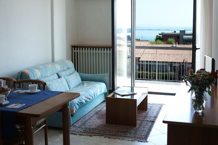 Room 28 of 56
