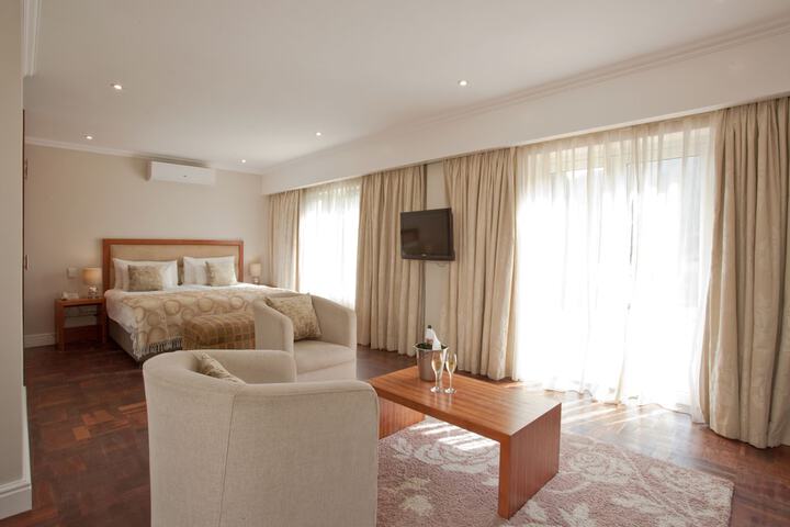 Room 35 of 132