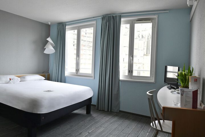 Room 4 of 78